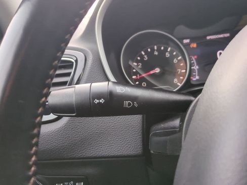 Used 2018 Jeep Compass Limited w/ Navigation Group image 27