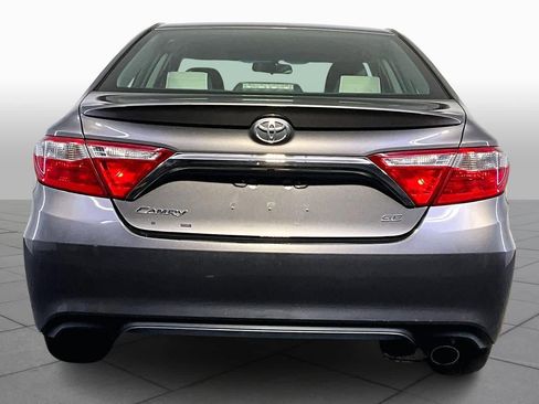 Used 2016 Toyota Camry SE image 4