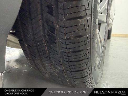 Used 2022 Ford Explorer XLT w/ Equipment Group 202A AWD/4WD image 16