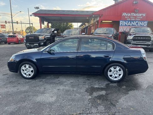 Used 2005 Nissan Altima 2.5 S w/ (S02) Side Airbags Pkg FWD image 8