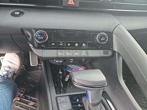 Used 2025 Hyundai Elantra Sport image 5