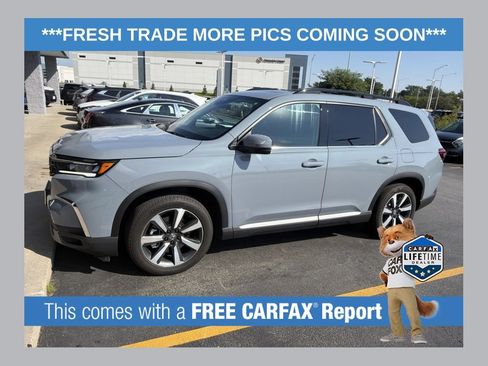Used 2025 Honda Pilot Touring image 1