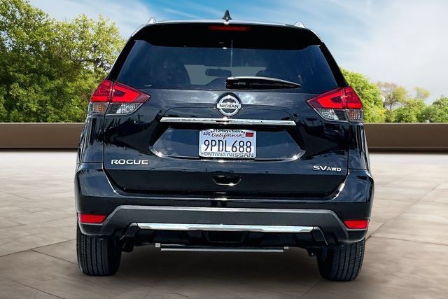 Certified 2017 Nissan Rogue SV w/ SV Premium Package AWD/4WD image 5