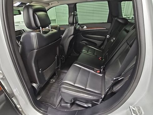 Used 2011 Jeep Grand Cherokee Limited w/ Luxury Group II image 29