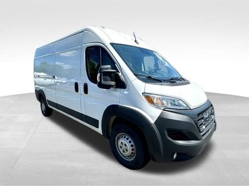 Used 2025 RAM ProMaster 2500 w/ Convenience Group FWD image 9
