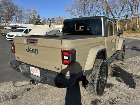 Used 2020 Jeep Gladiator Overland image 6