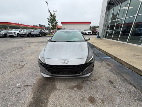 Used 2023 Hyundai Elantra Blue FWD image 6