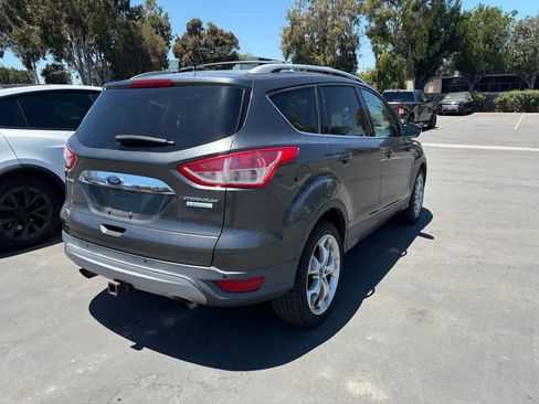 Used 2016 Ford Escape Titanium FWD image 3