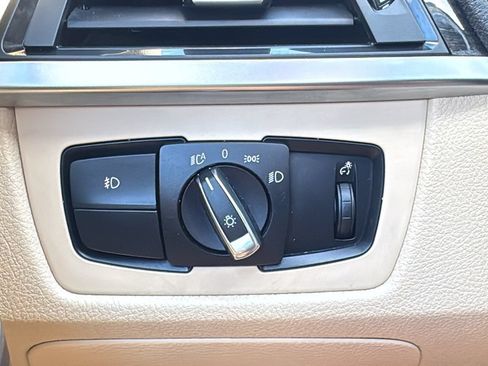 Used 2015 BMW 328i xDrive Sedan AWD/4WD image 23