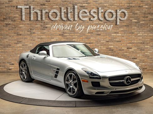Used 2012 Mercedes-Benz SLS AMG Roadster image 6