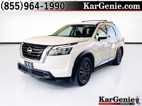 Used 2022 Nissan Pathfinder SV FWD image 1