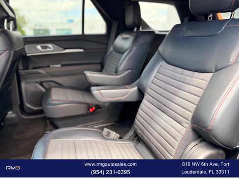Used 2025 Ford Explorer ST-Line w/ Premium Package RWD image 10