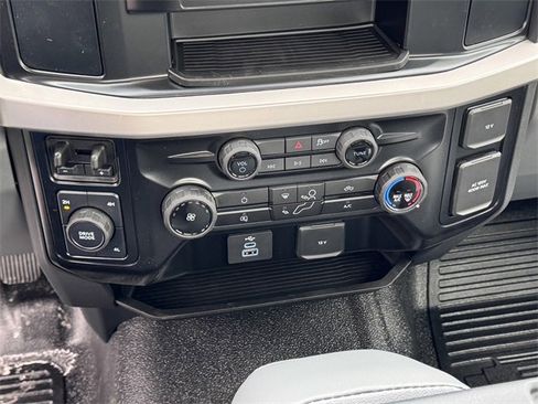 New 2025 Ford F550 4x4 Regular Cab Super Duty w/ XL Chrome Package image 17