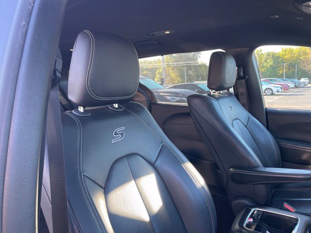 Used 2019 Chrysler Pacifica Touring-L Plus w/ Advanced Safetytec Group FWD image 7
