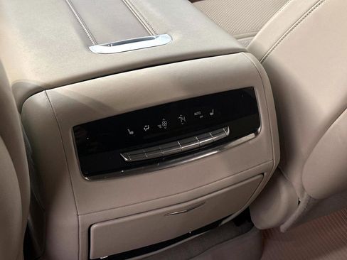 Used 2024 Cadillac Escalade Premium Luxury Platinum image 15