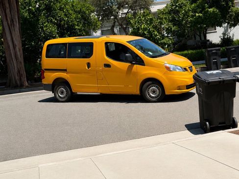 Used 2016 Nissan NV200 FWD image 1