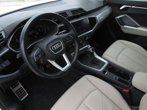 Used 2021 Audi Q3 2.0T Premium Plus w/ Premium Plus Package AWD/4WD image 17