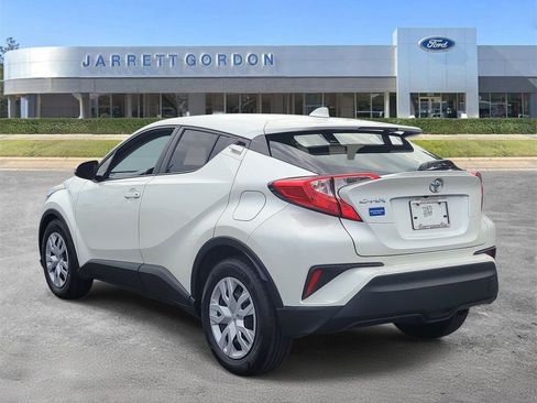 Used 2020 Toyota C-HR LE FWD image 3