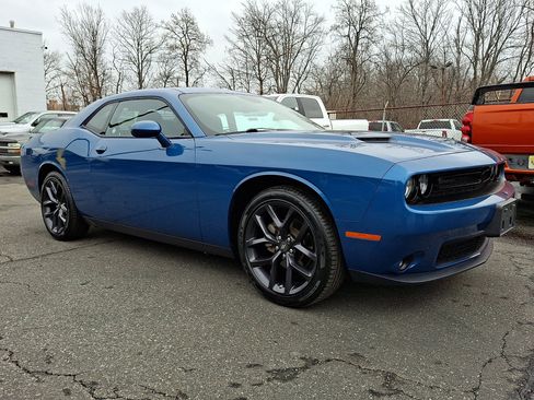 Used 2023 Dodge Challenger SXT w/ Blacktop Package image 7