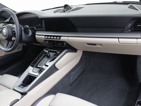 Used 2025 Porsche 911 Carrera image 24