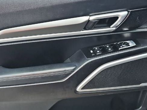 Used 2020 Kia Telluride S w/ S 8 Passenger Seating Package AWD/4WD image 8