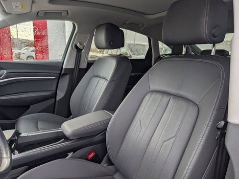 Used 2021 Audi e-tron Premium Plus w/ Premium Plus Package image 6