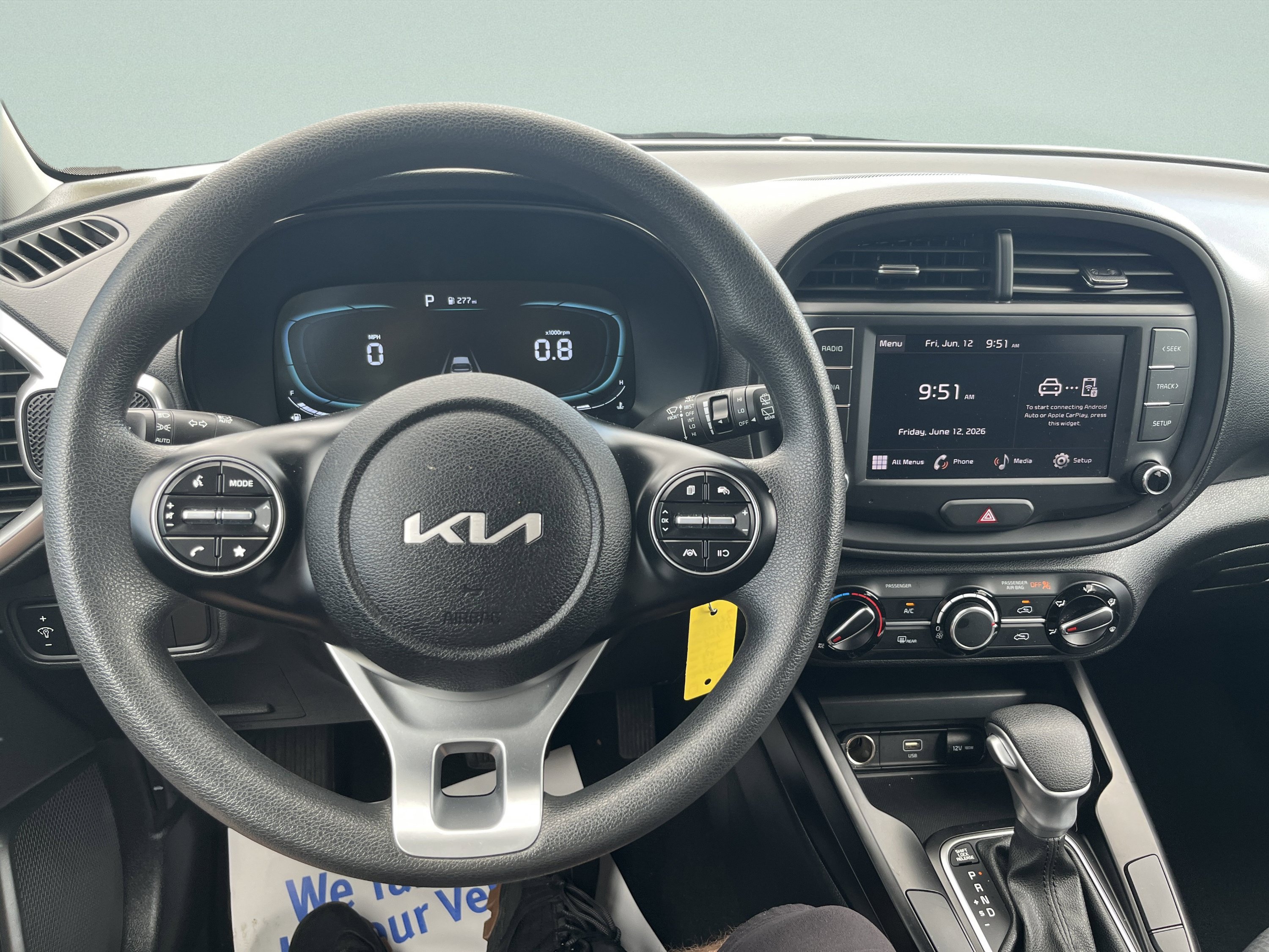 Used 2025 Kia Soul LX w/ LX Technology Package FWD image 28