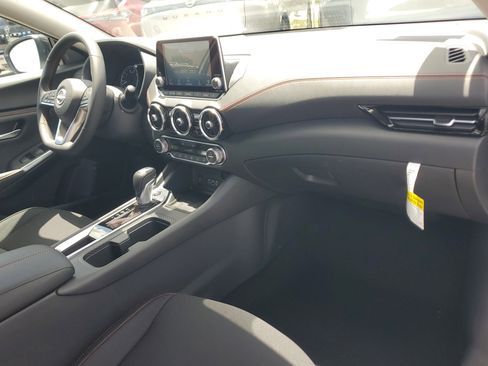 New 2025 Nissan Sentra SR w/ Midnight Edition image 11