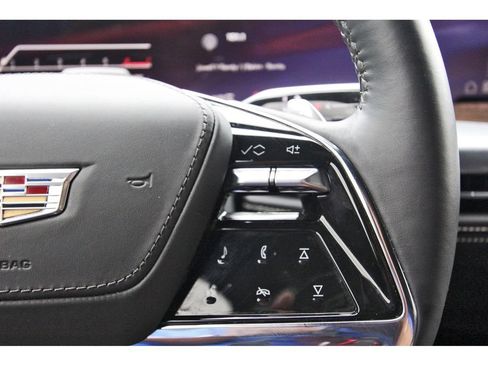 Certified 2025 Cadillac Escalade Sport Platinum w/ LPO, ONYX Package AWD/4WD image 17