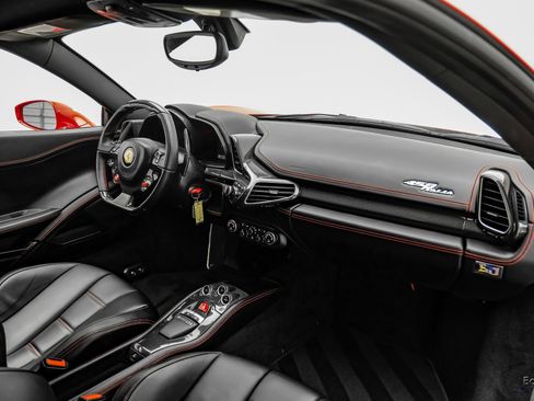 Used 2015 Ferrari 458 Italia Coupe RWD image 56