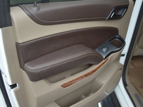 Used 2015 Chevrolet Suburban LTZ AWD/4WD image 18
