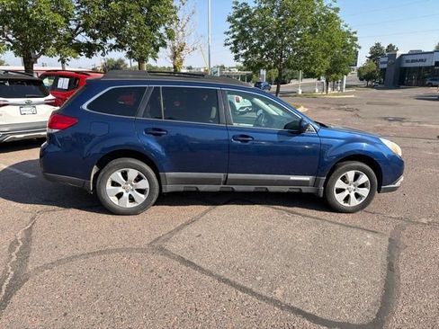 Used 2011 Subaru Outback 2.5i Premium AWD/4WD image 6