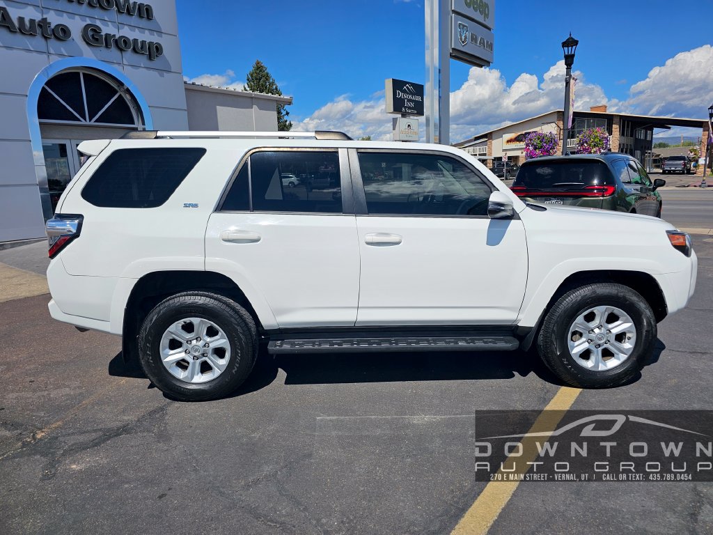 Used 2022 Toyota 4Runner SR5 Premium AWD/4WD image 2