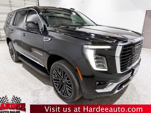 Used 2025 GMC Yukon Elevation w/ Elevation Premium Package AWD/4WD image 6