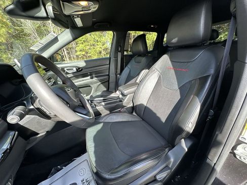 Used 2023 Jeep Compass Trailhawk image 13