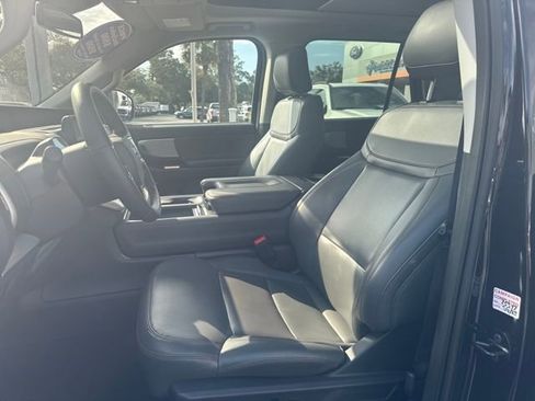 Used 2025 Ford Expedition Active image 9