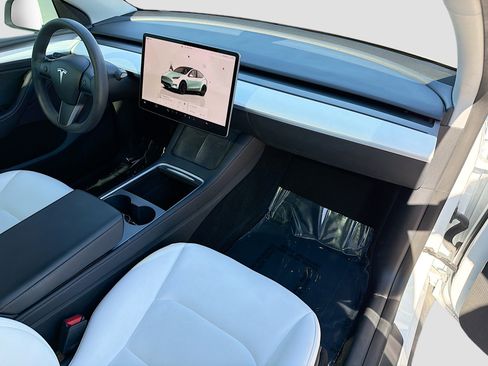 Used 2023 Tesla Model Y Performance AWD/4WD image 14