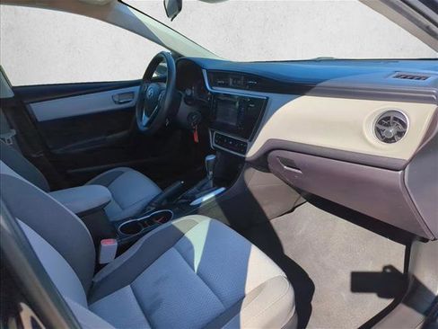 Used 2017 Toyota Corolla LE image 27
