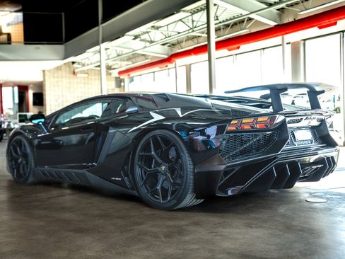 Used 2016 Lamborghini Aventador LP 750-4 Superveloce image 7