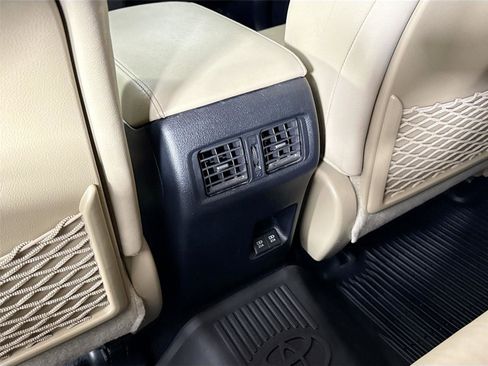 Used 2022 Toyota 4Runner Limited AWD/4WD image 37