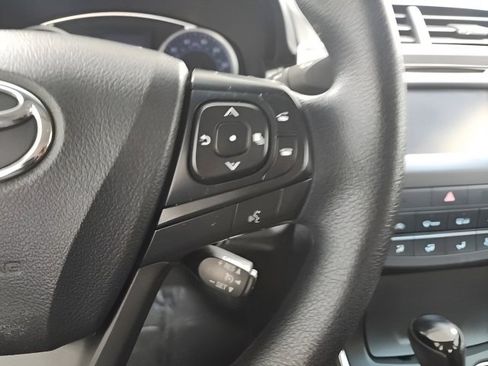 Used 2016 Toyota Camry LE image 27