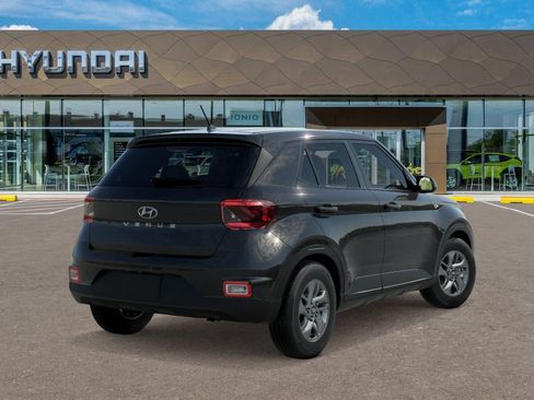 Certified 2026 Hyundai Venue SE FWD image 4