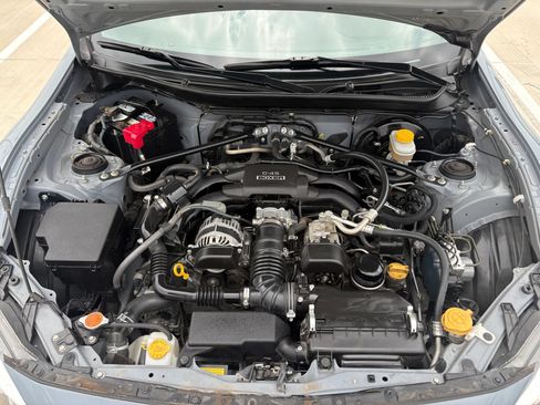 Used 2018 Toyota 86 RWD image 16