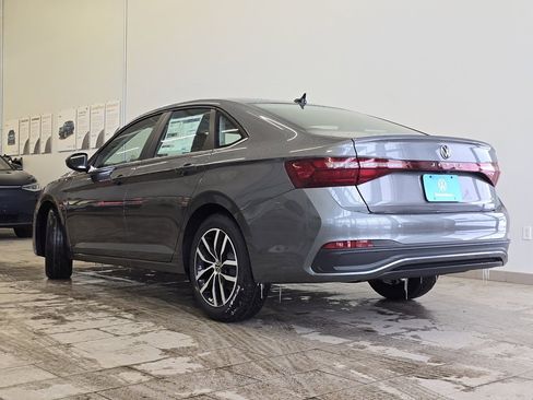 New 2026 Volkswagen Jetta SE image 9