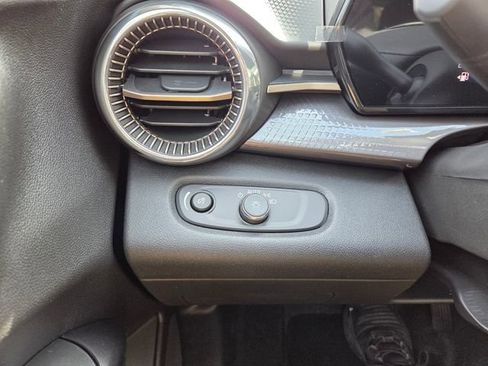 New 2026 Chevrolet Trax ACTIV w/ Sunroof Package image 32