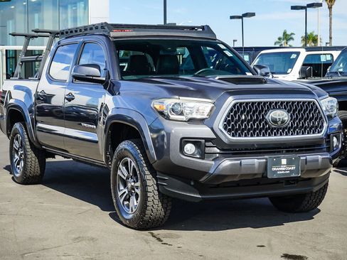 Used 2018 Toyota Tacoma TRD Sport w/ TRD Premium Sport Package image 3