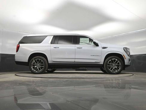 New 2026 GMC Yukon XL Denali w/ Denali Reserve Package AWD/4WD image 43
