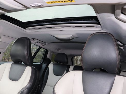 Used 2017 Volvo V60 T5 Cross Country w/ Climate Package image 26