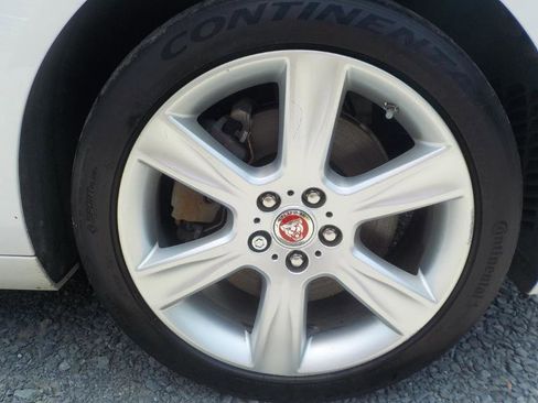 Used 2017 Jaguar XE Prestige image 30