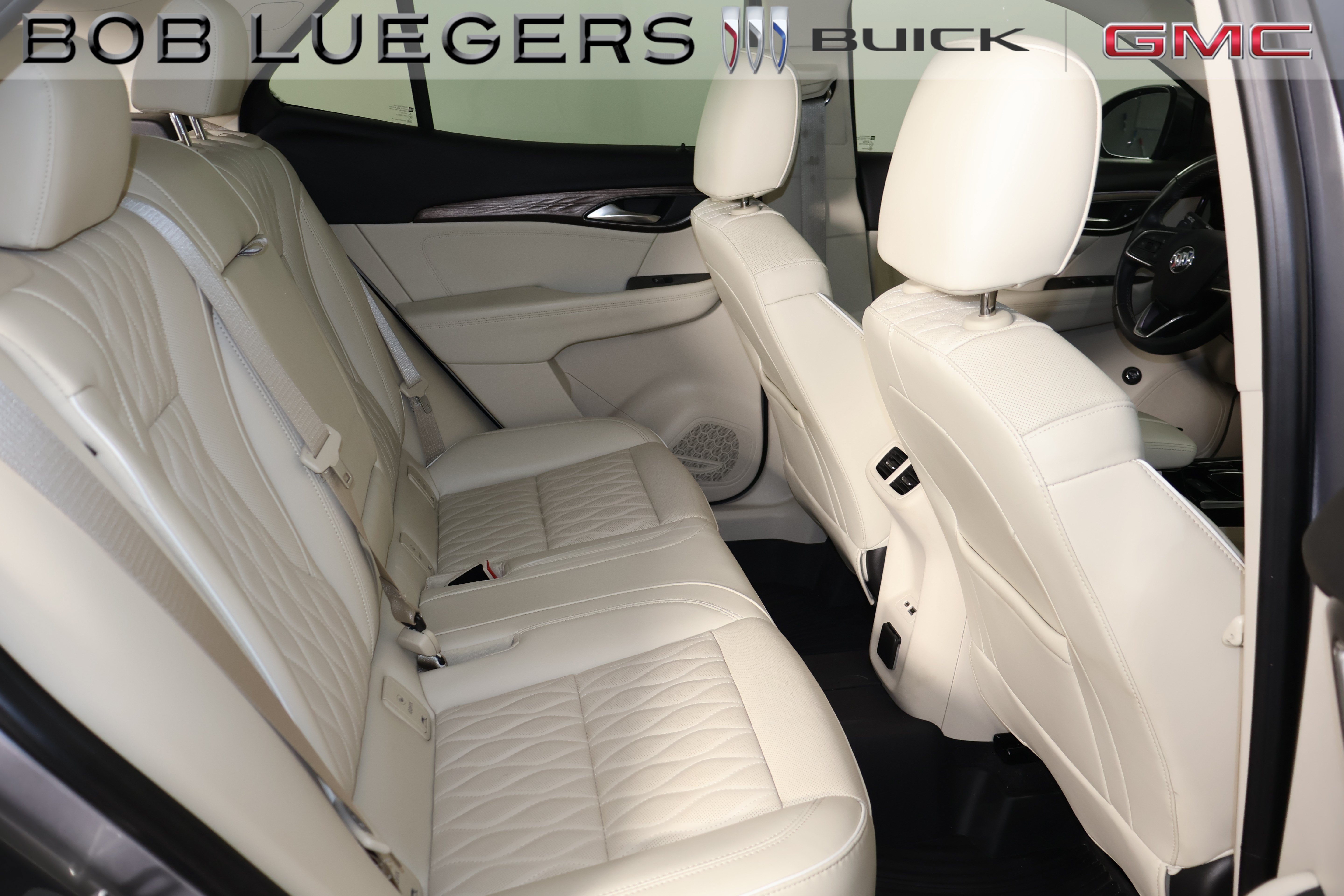 Used 2022 Buick Envision Avenir w/ Technology Package II AWD/4WD image 18